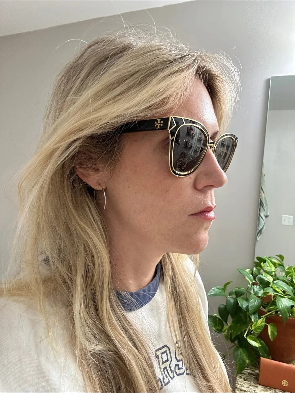Tory Burch Black and Gold Cat-Eye Sunglasses with TB case